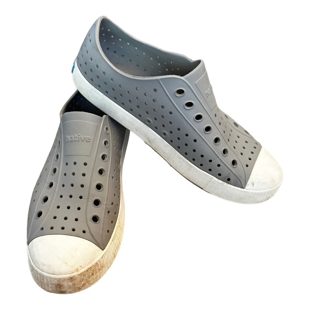 Native Shoes‎ - Picture 2 of 7